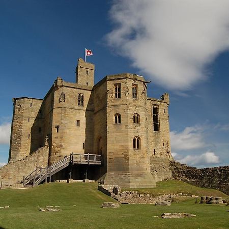¿Cuáles son los mejores hoteles cerca de Warkworth Castle & Hermitage? Amble Exterior foto