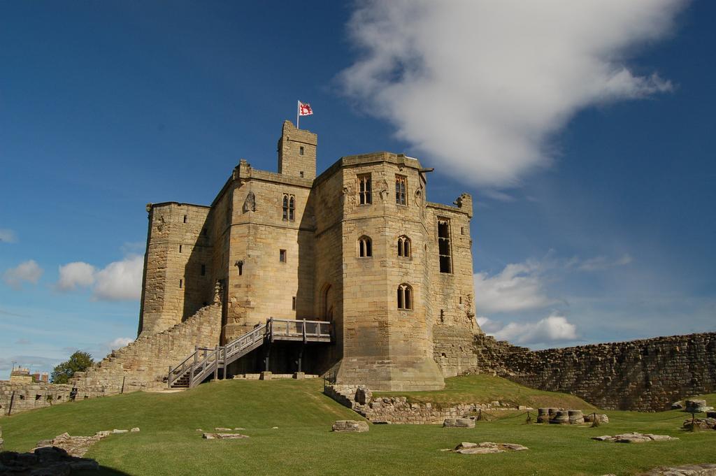¿Cuáles son los mejores hoteles cerca de Warkworth Castle & Hermitage? Amble Exterior foto